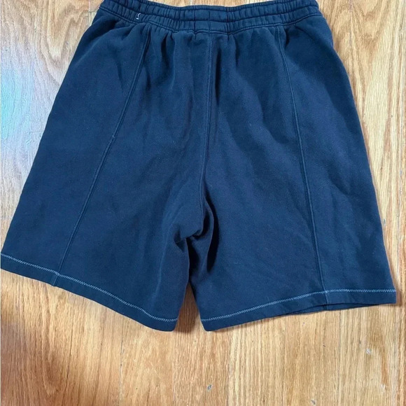 Nike Boy's DQ9077-010 Big Kids Sportswear Standard Fit Shorts Black Size XL - Picture 2 of 4